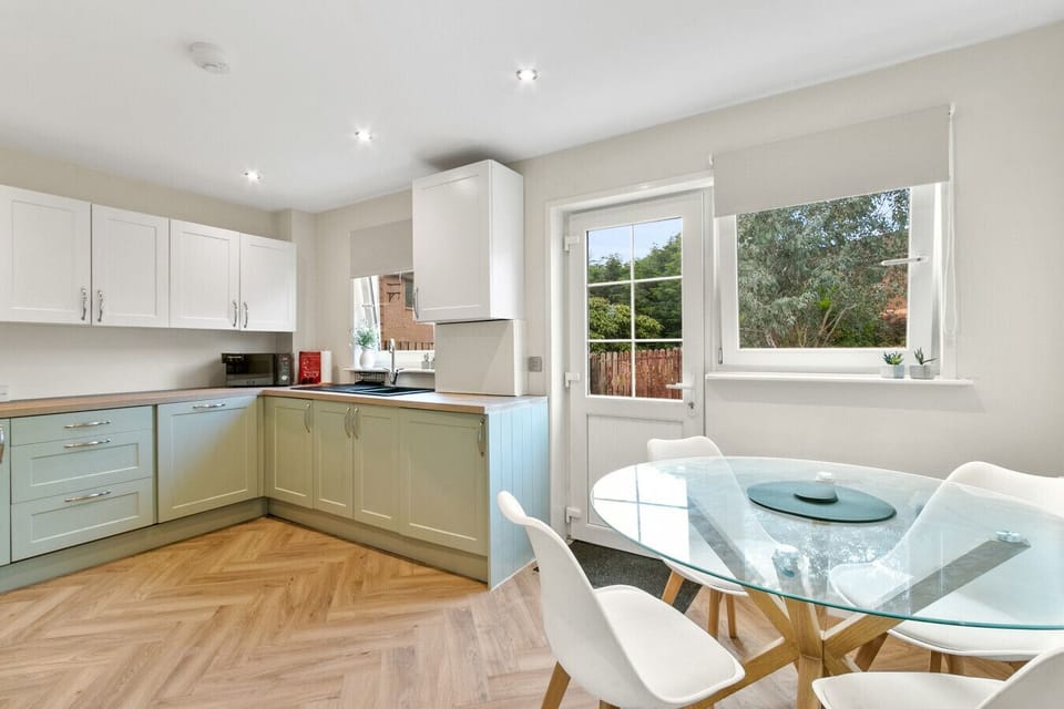 Kitchen and dining area