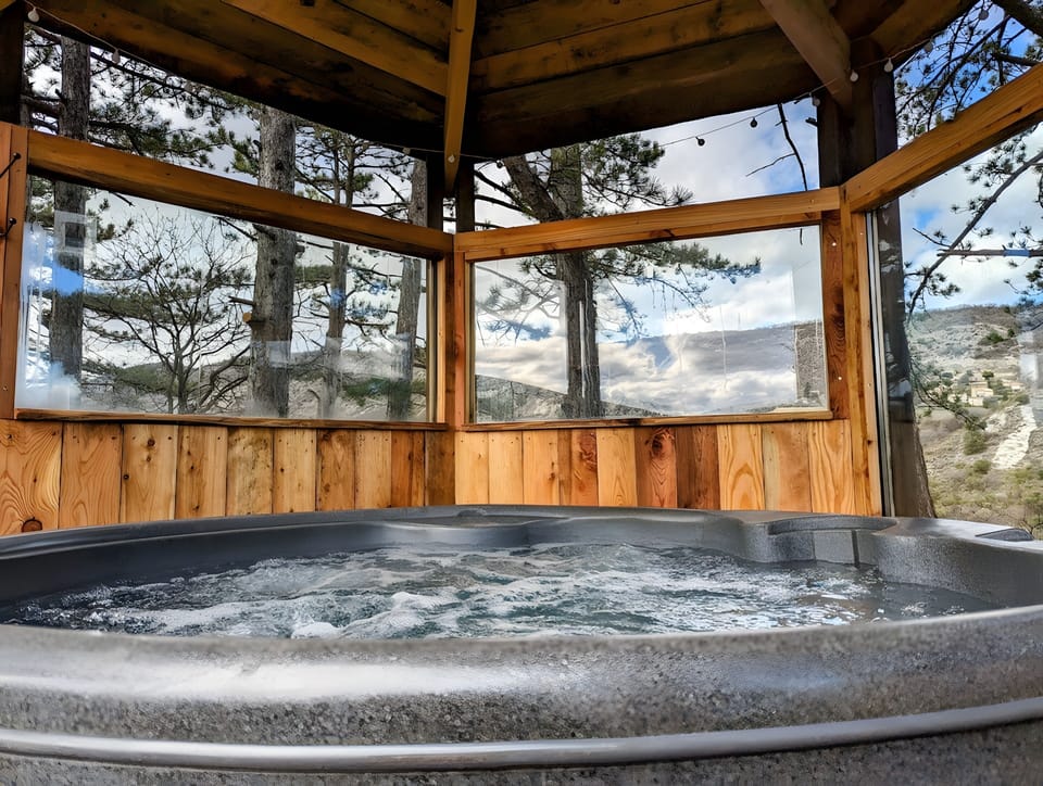 Indoor spa tub
