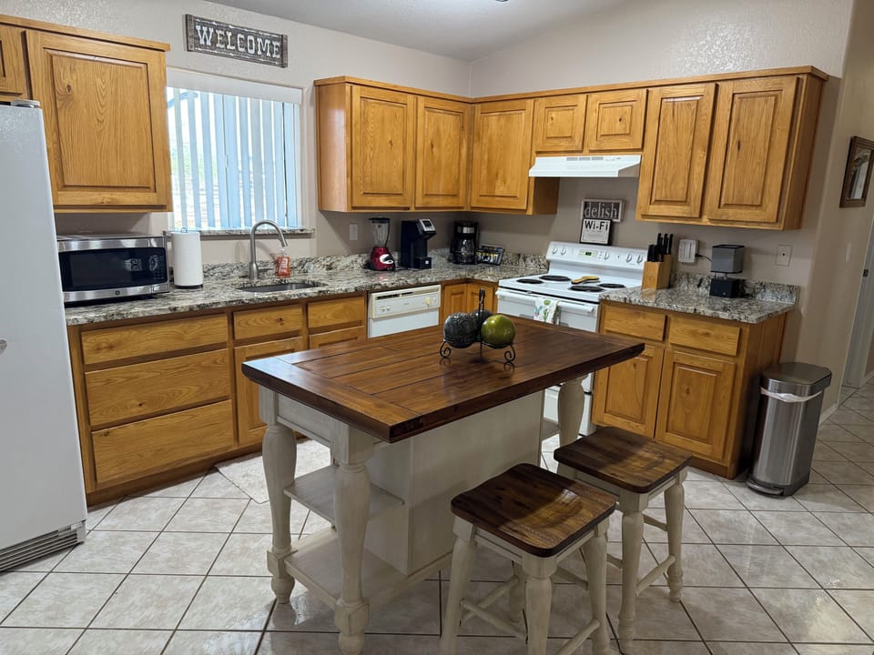 Fully Furnished Kitchen