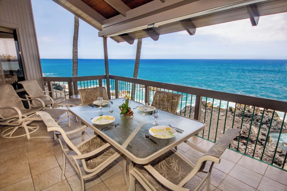 Huge oceanfront lanai for dining and just taking in the incredible view!