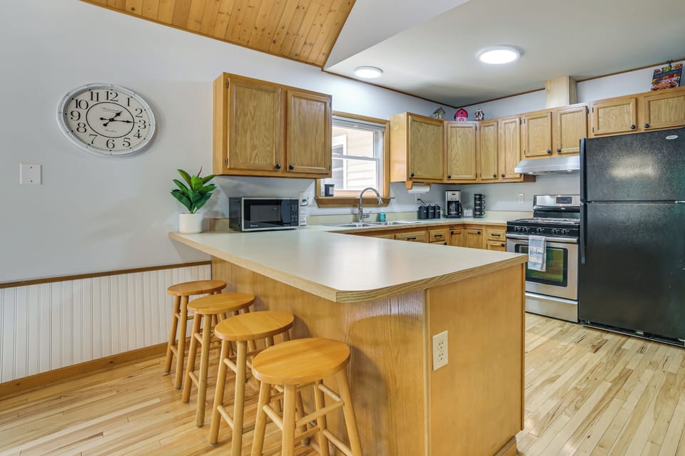 Kitchen | Trash Bags & Paper Towels | 1st Floor