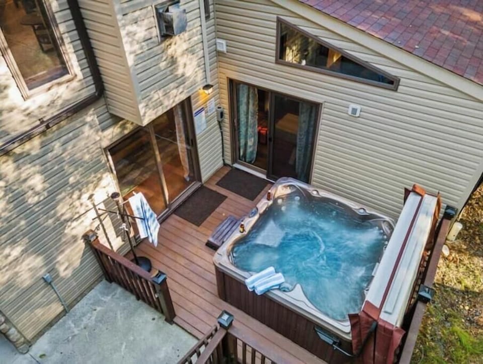 Unwind in your own secluded spa-style hot tub