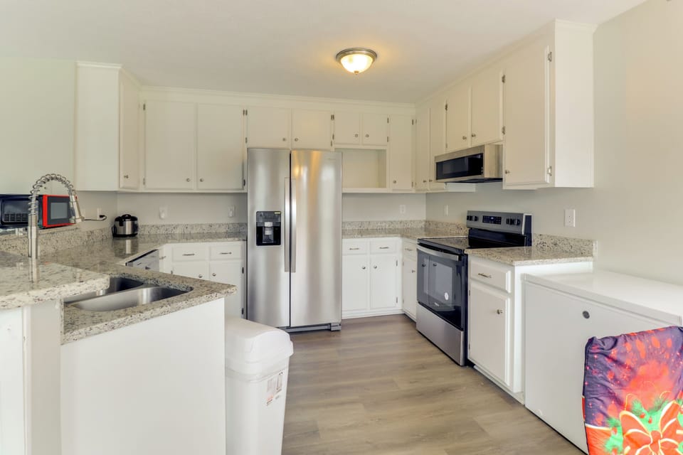 Kitchen | Dishwasher | Drip Coffee Maker | 1st Floor
