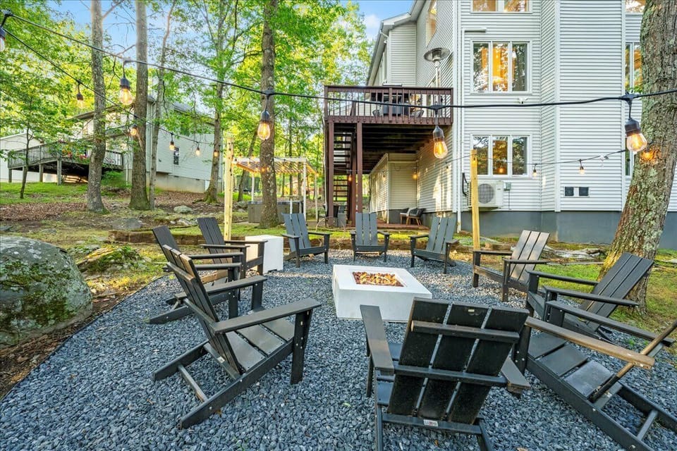 As the sun dips below the trees, let the firepit bring the magic. From crackling flames to cozy conversations, this is where stories are told, friendships grow, and every evening feels a little more special.

