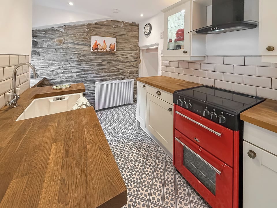 Kitchen | Tegfryn Cottage, Pant Llwyd, near Blaenau Ffestiniog
