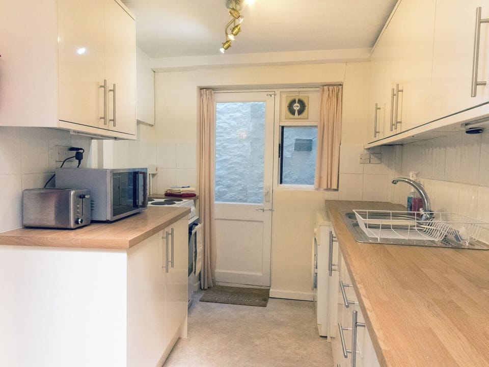 Kitchen | Steps End, Brixham