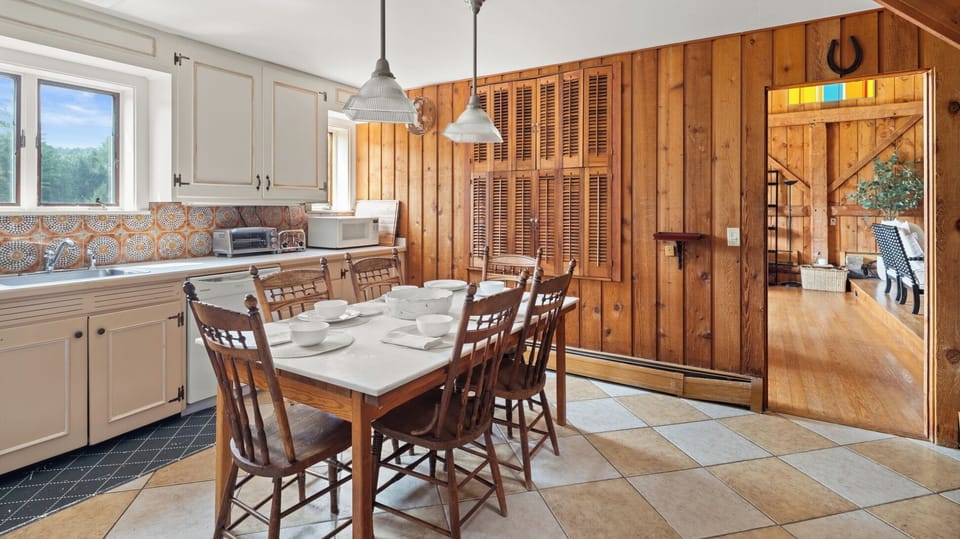 Fully equipped kitchen