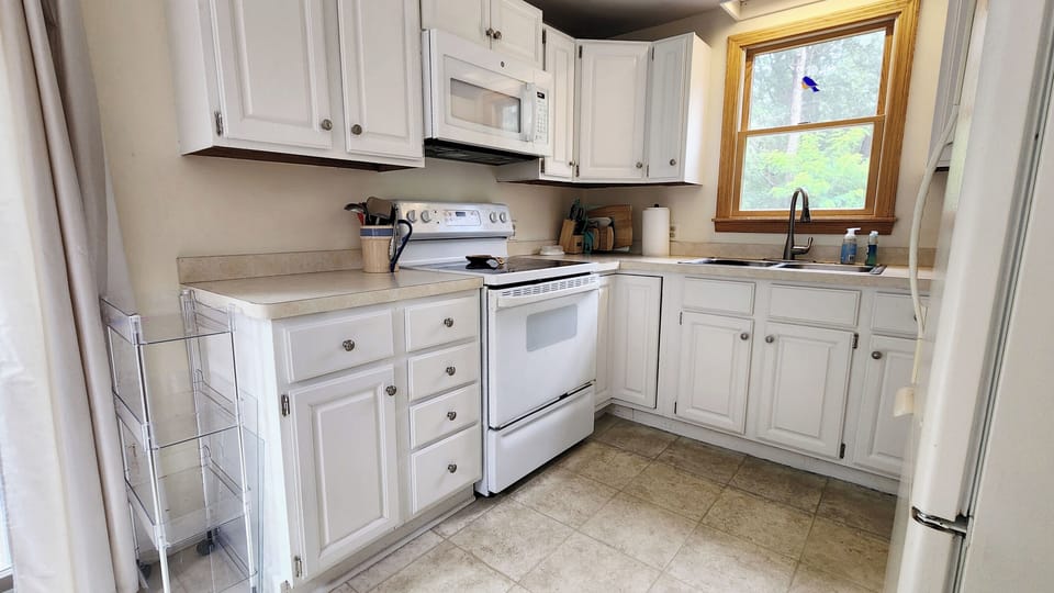 Nicely equipped kitchen