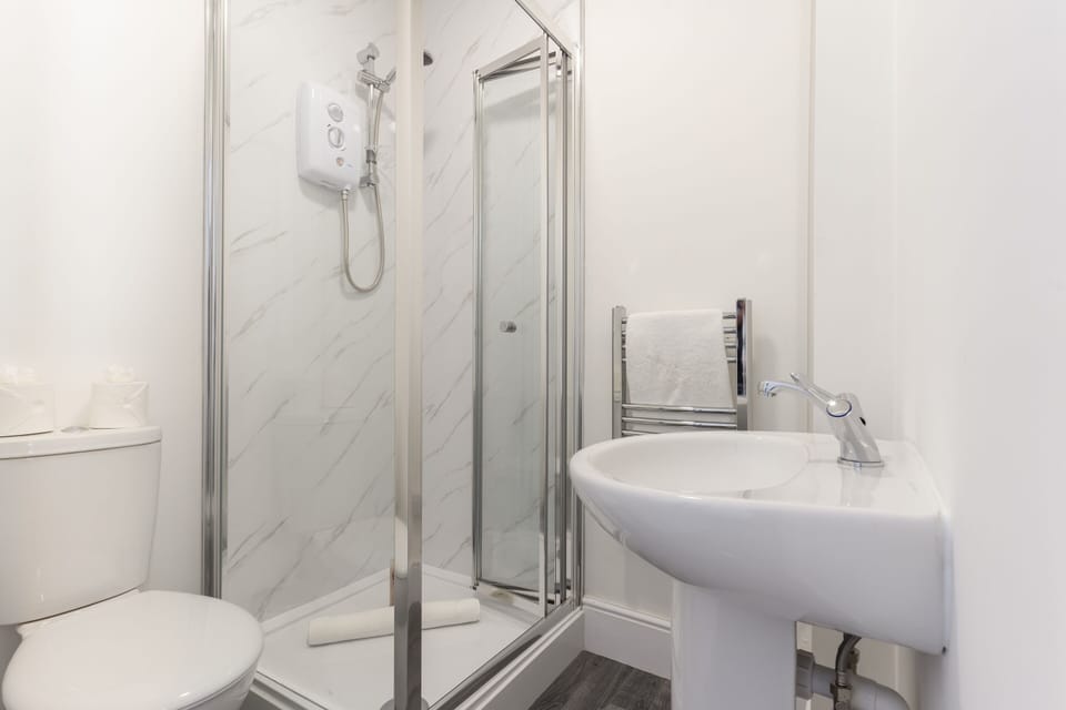 Room 1 - En-suite