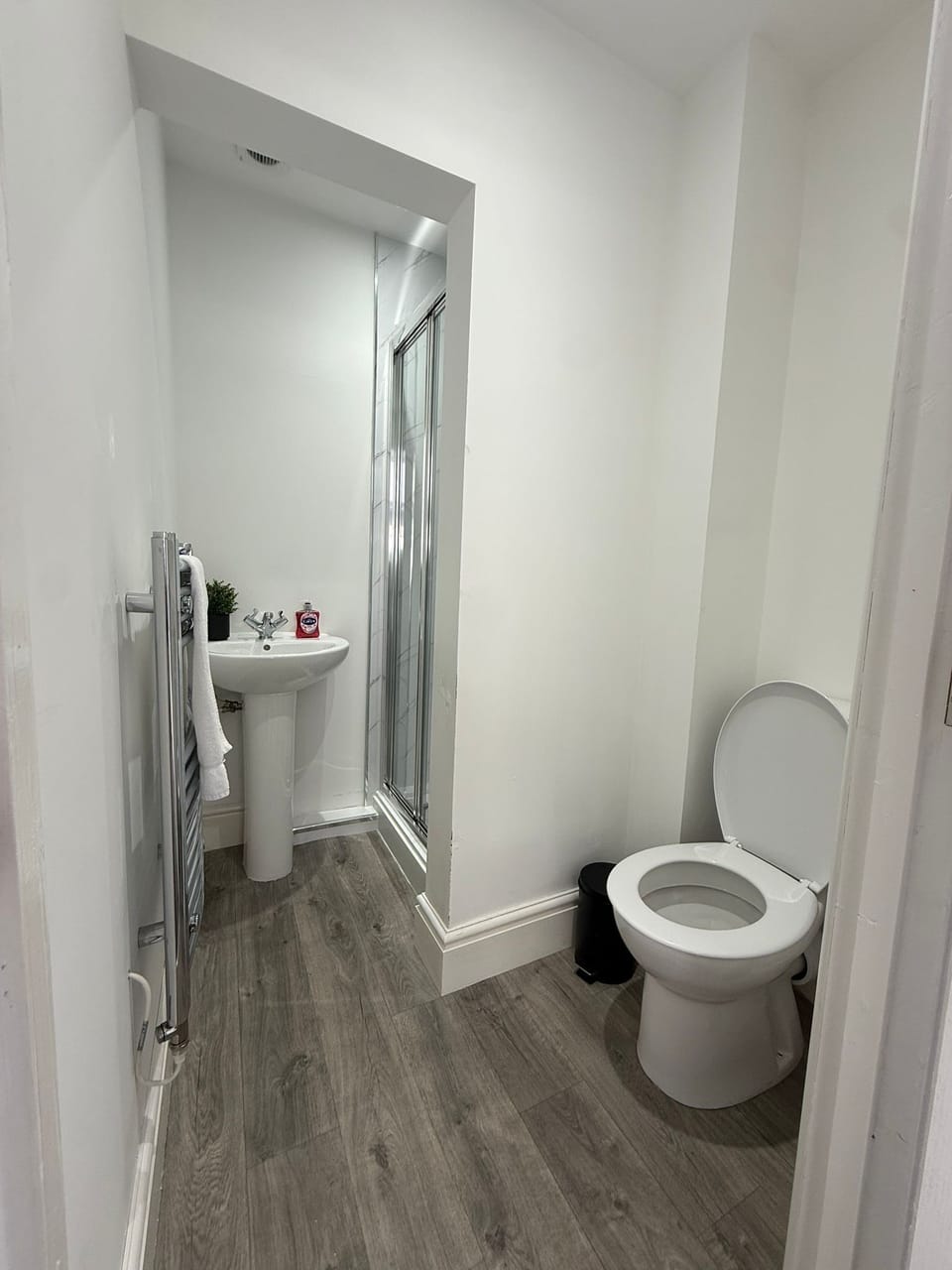 Room 1 - En-suite