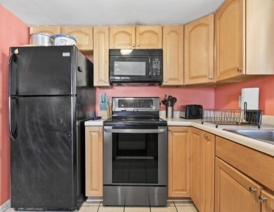 Indoors, Kitchen, Appliance, Refrigerator, Microwave