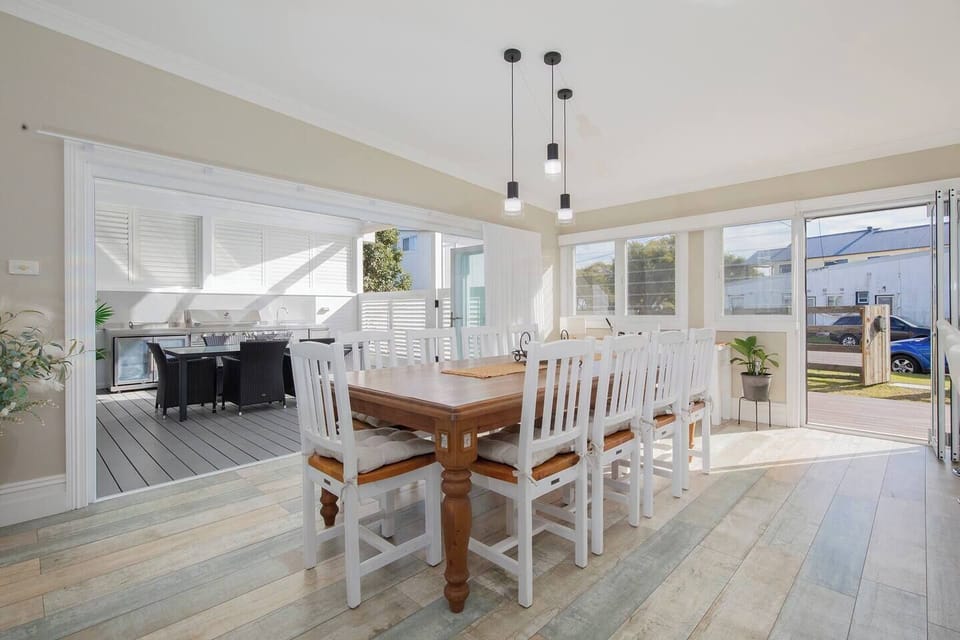 Whether it’s a casual breakfast or an evening celebration, the ten-seater dining table offers the perfect setting for relaxed, memorable moments together.