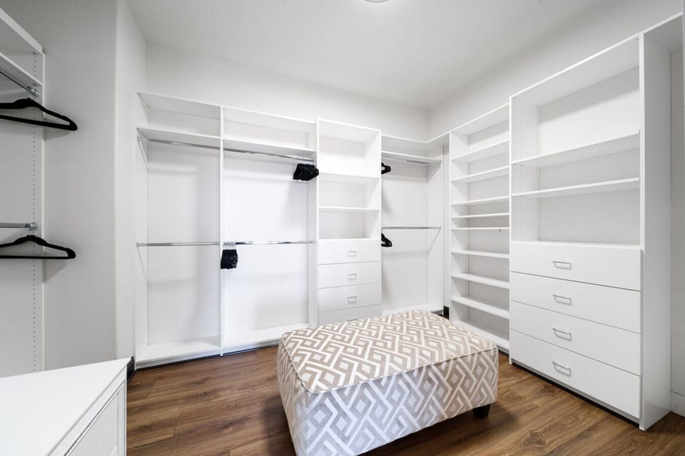 Primary Closet - upper