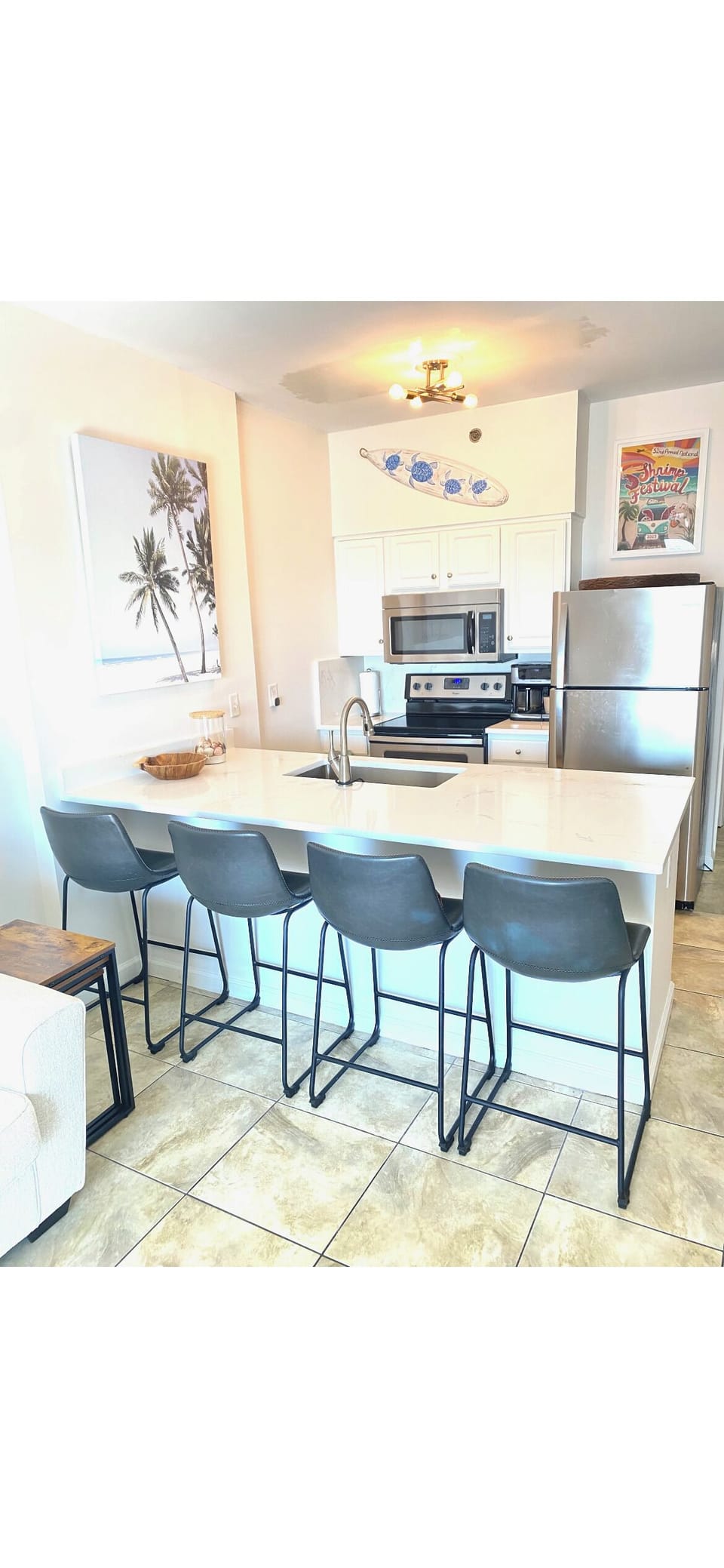 Breakfast Bar With Seating For 4