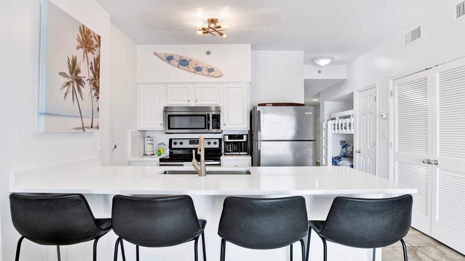 Breakfast Bar With Seating For 4