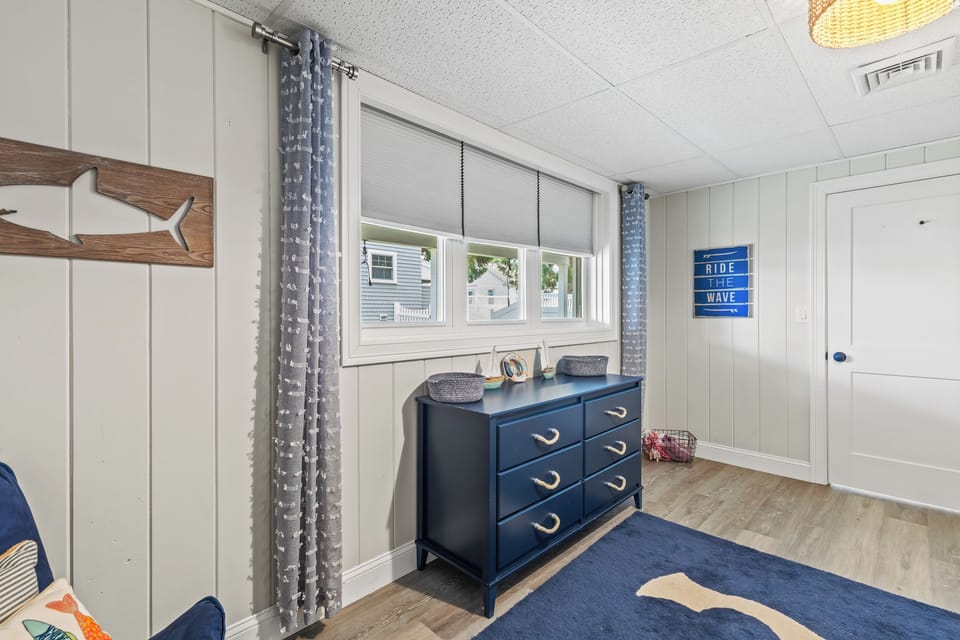 Bureau and closet space