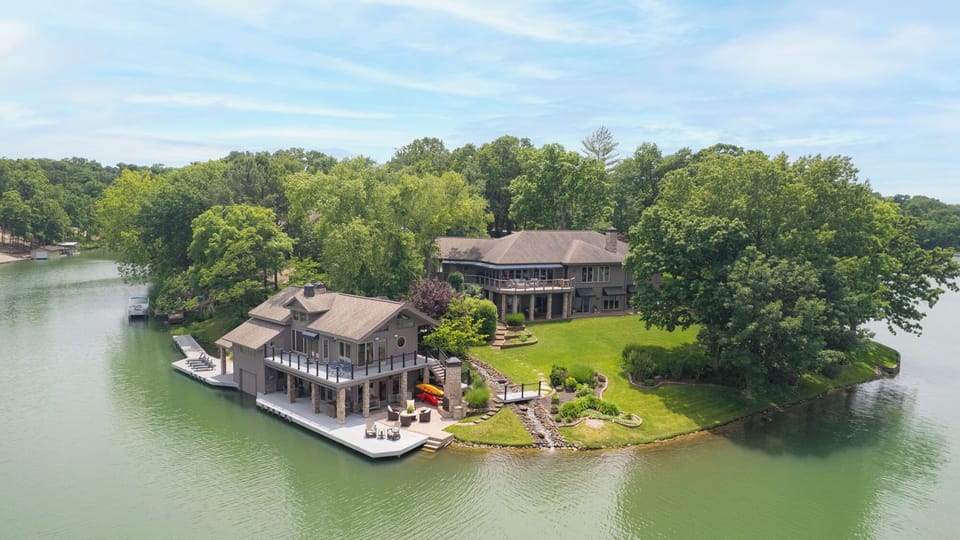 This entire peninsula is yours!