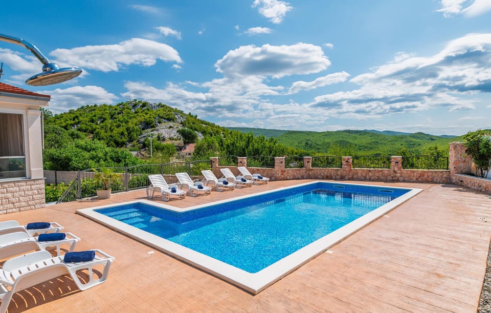 pool