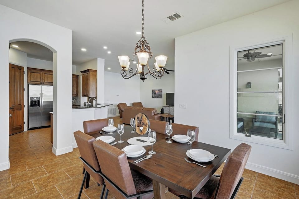 Dining Room with seating for 6