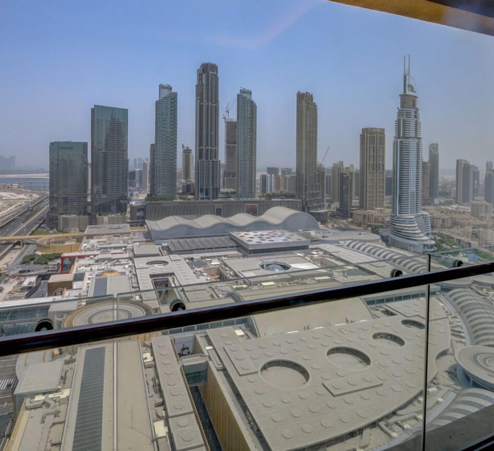 City views, furnitures and balcony layouts may vary from one room to another due to the building’s design, but every space offers the same comfort and is perfect for unwinding