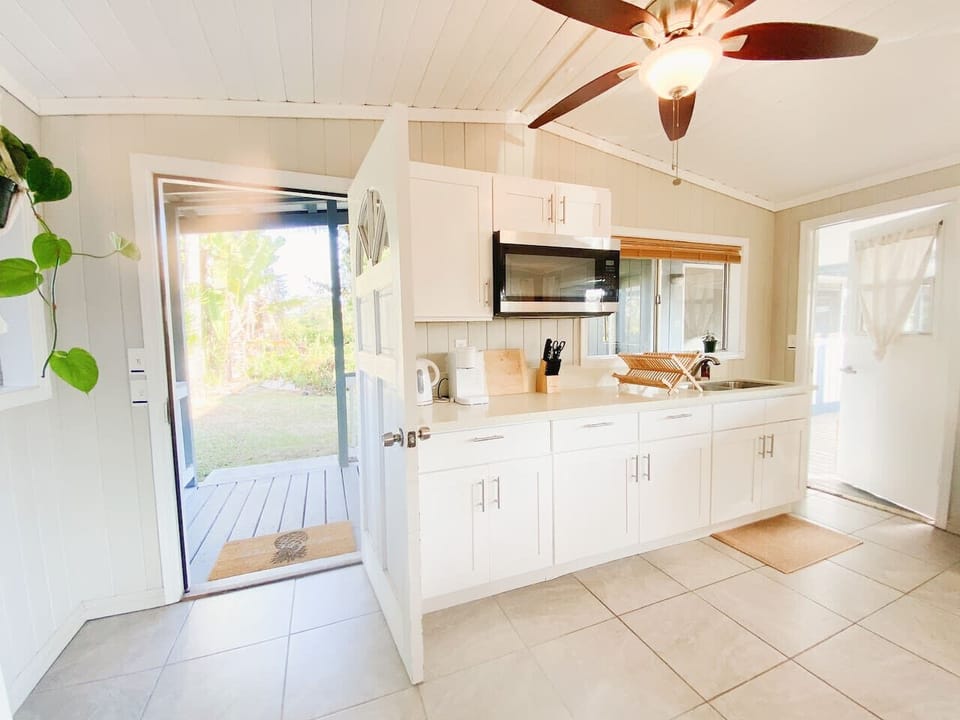 Start your day inspired. Island breezes flow through your sun-drenched space.