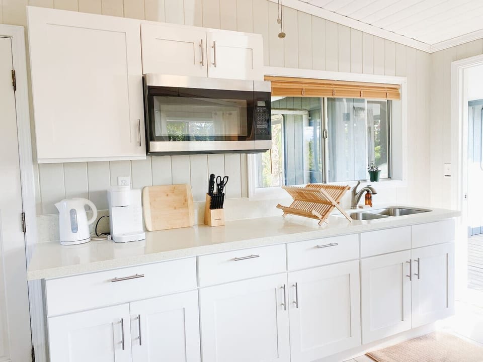 Craft island memories. Enjoy sunlit sips and fresh bites here.