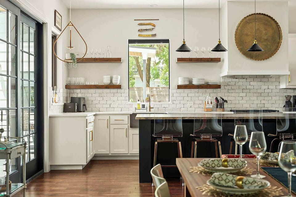 Dining area and full kitchen