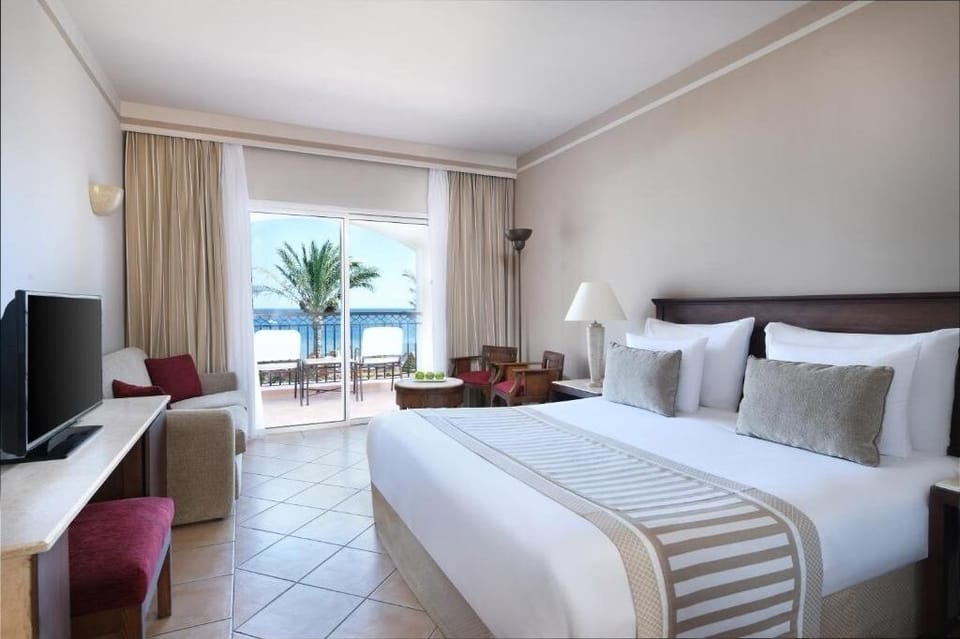 Unit with Queen Bed