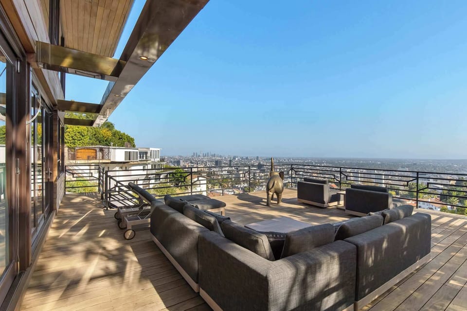 Settle in and let LA stretch out before you.