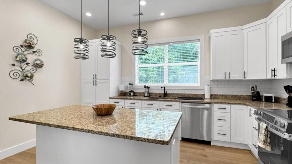 12 Open Kitchen