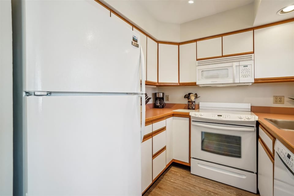 The fully equipped kitchen makes it easy to prepare meals during your Killington stay.