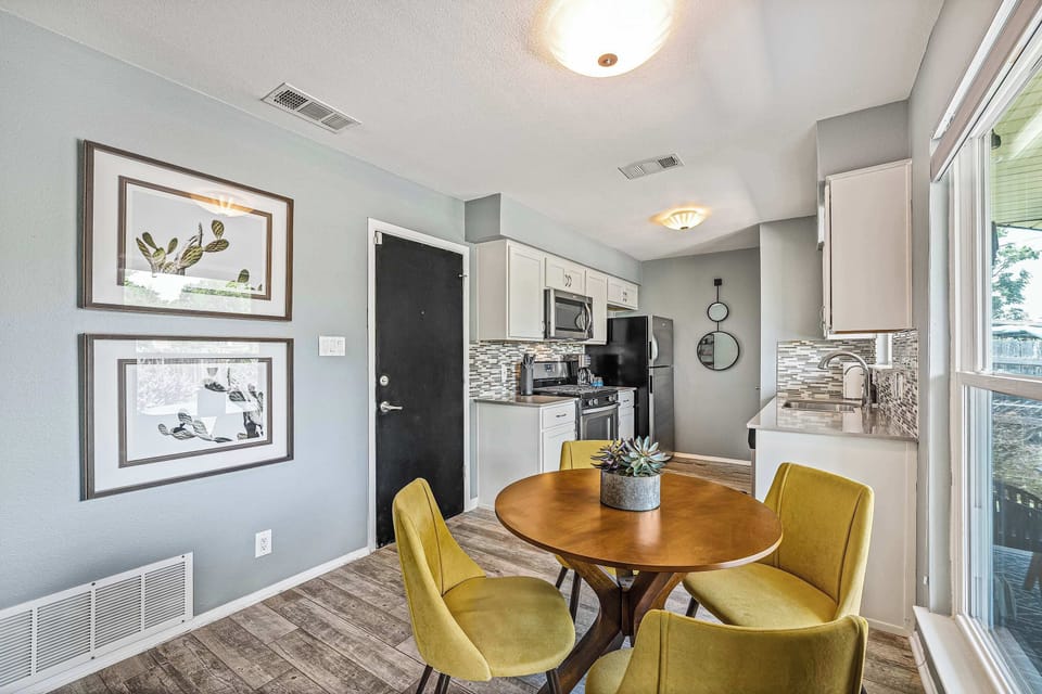 Dining room to kitchen view