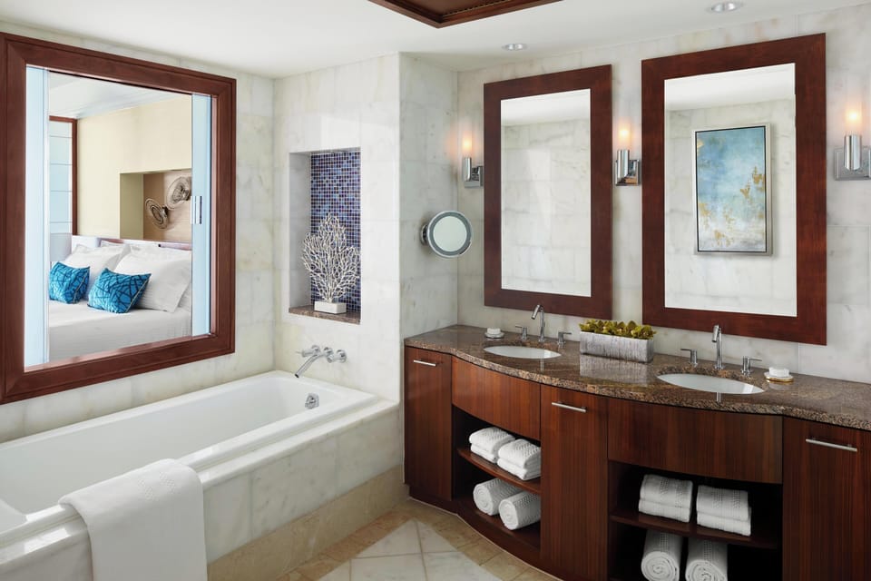 The_Reef_Studio_Bathroom