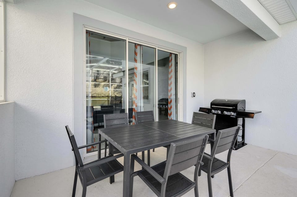 Outdoor Dining Oasis: Dine al fresco by your private pool, perfect for family fun and relaxation! (Grill service upon request for an extra fee)