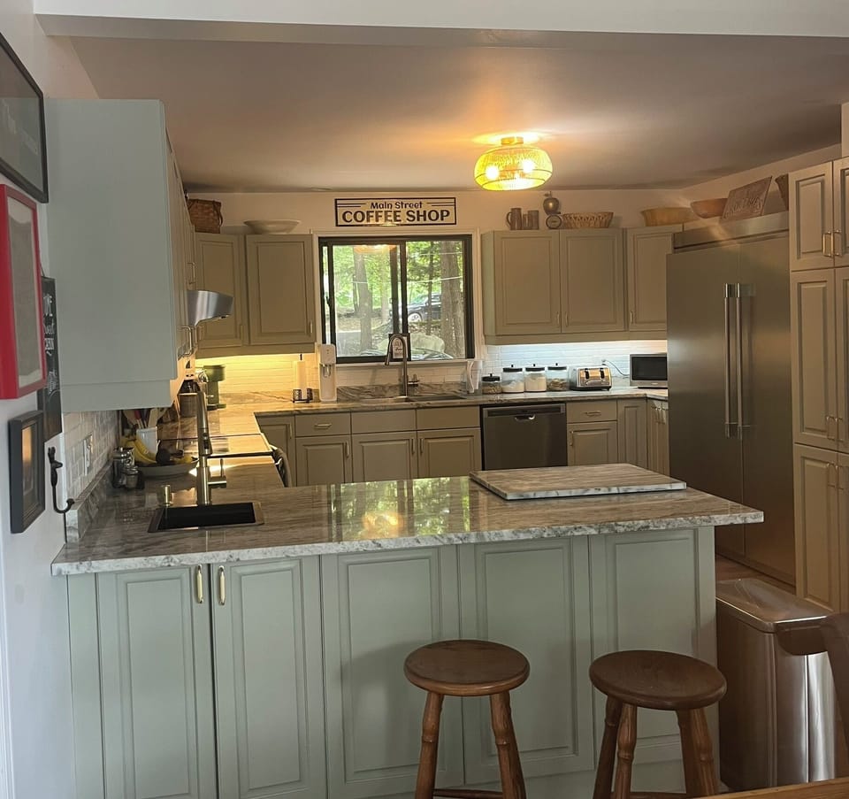 plenty of room for all to gather and help with meal prep.