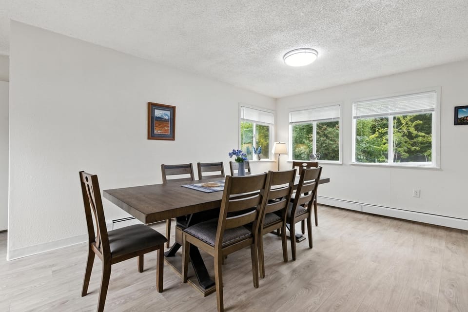 Architecture, Building, Dining Room, Dining Table, Furniture