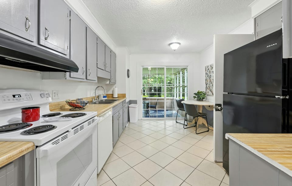 Indoors, Floor, Kitchen, Flooring, Cooktop