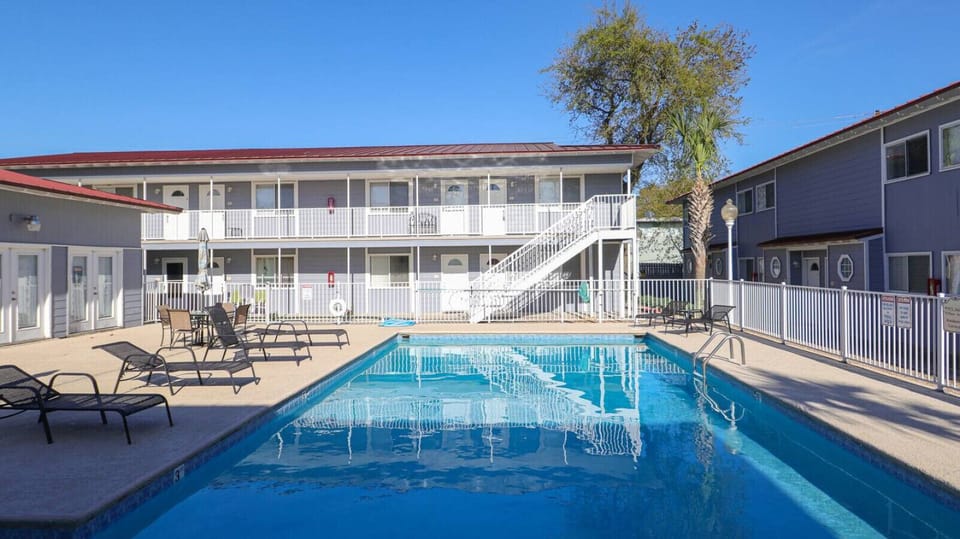 2 On-Site Pools