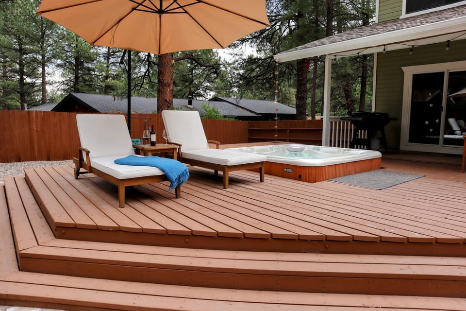 Outdoor spa tub