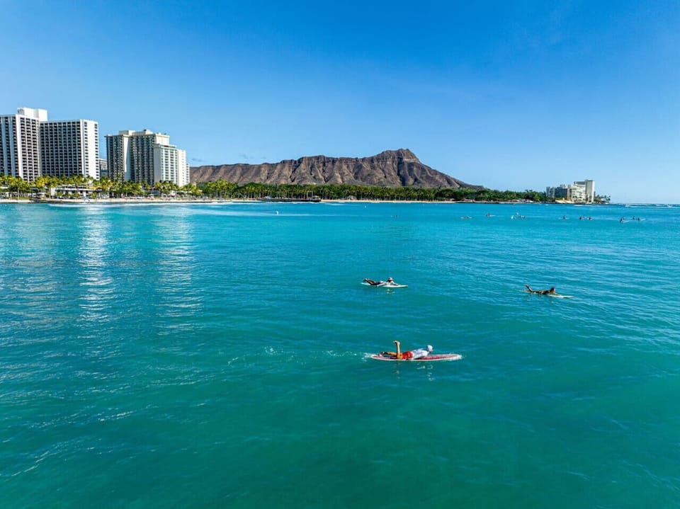 Catch waves right down the road! This studio is the haven for your unforgettable stay.