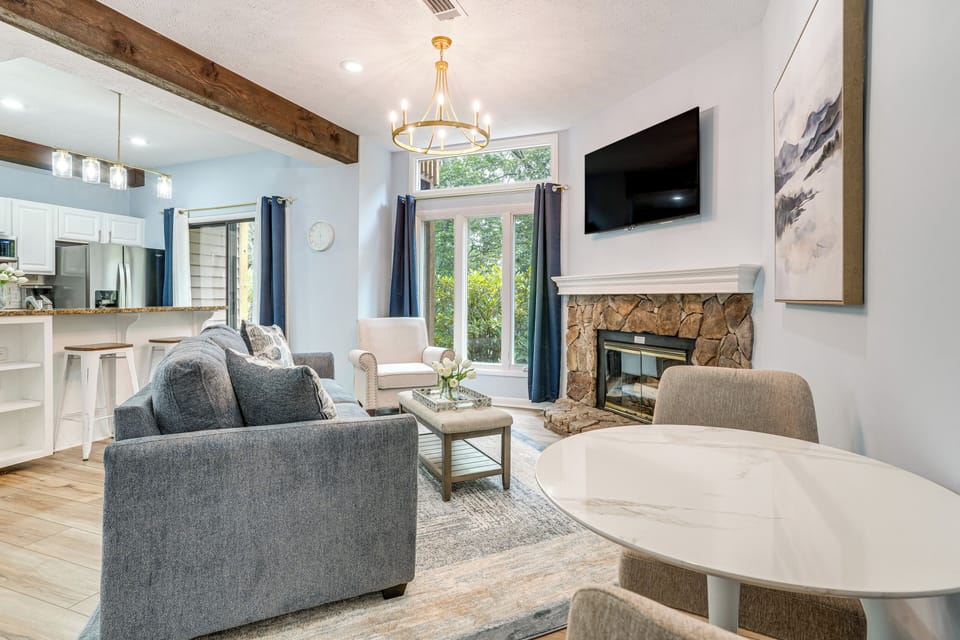 Wintergreen Resort Vacation Rental | 2BR | 2BA | 936 Sq Ft | Stairs to Access