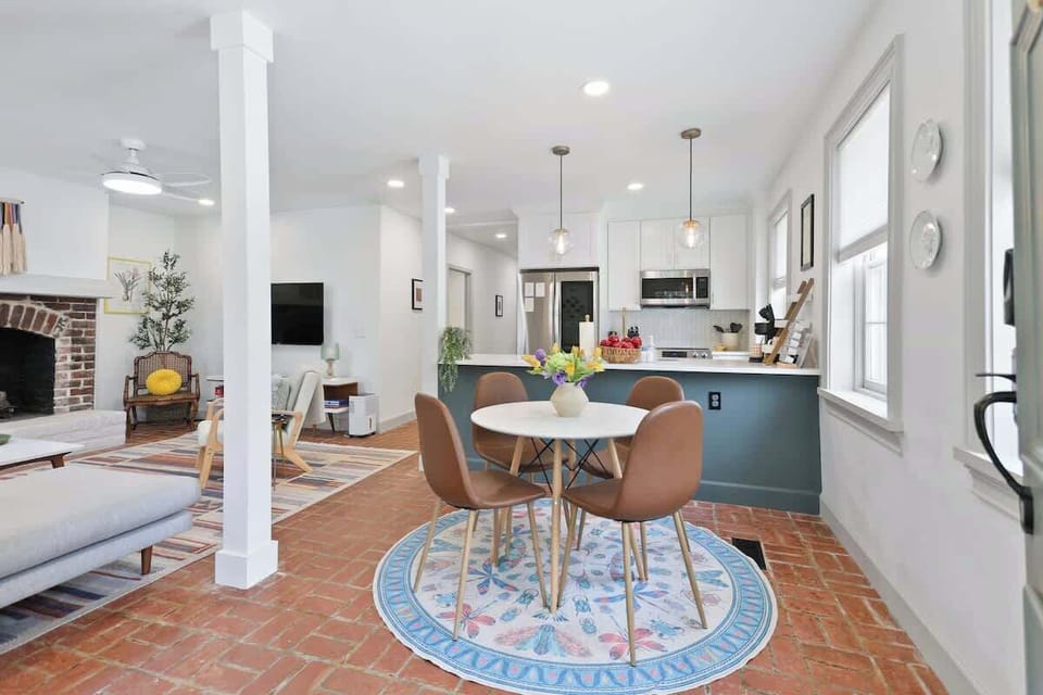Perfect setting for family meals and game nights