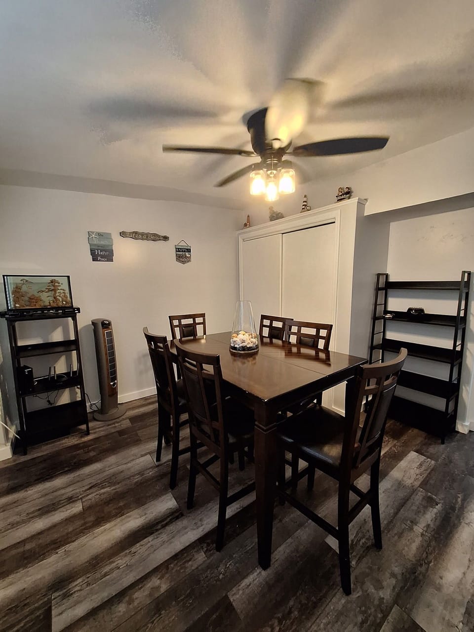 Dining area (additional photo)