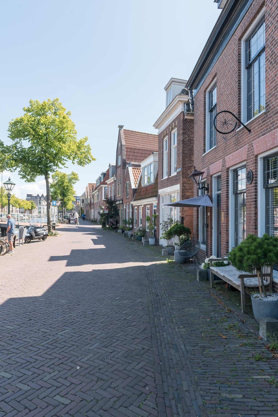 Wander through characterful streets full of charm, just around the corner.