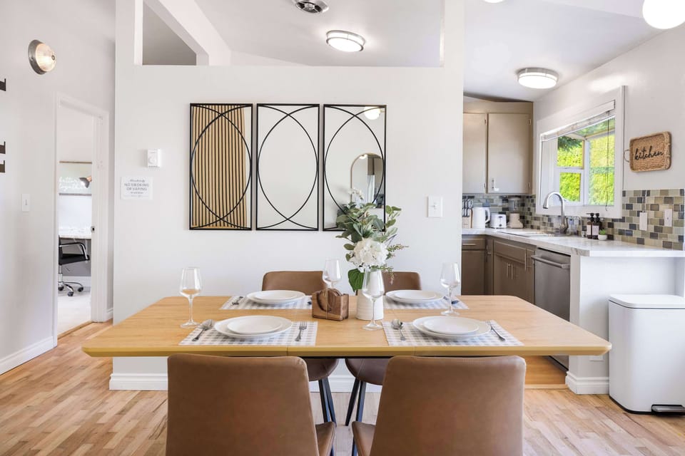 This  is open-concept kitchen diner 