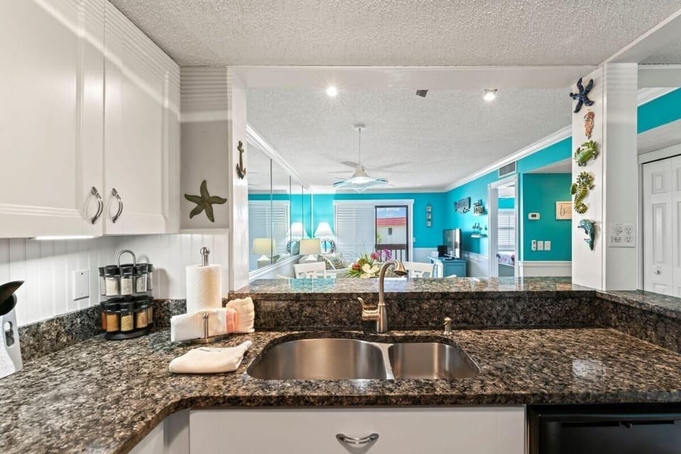Indoors, Sink, Sink Faucet, Kitchen, Home Decor