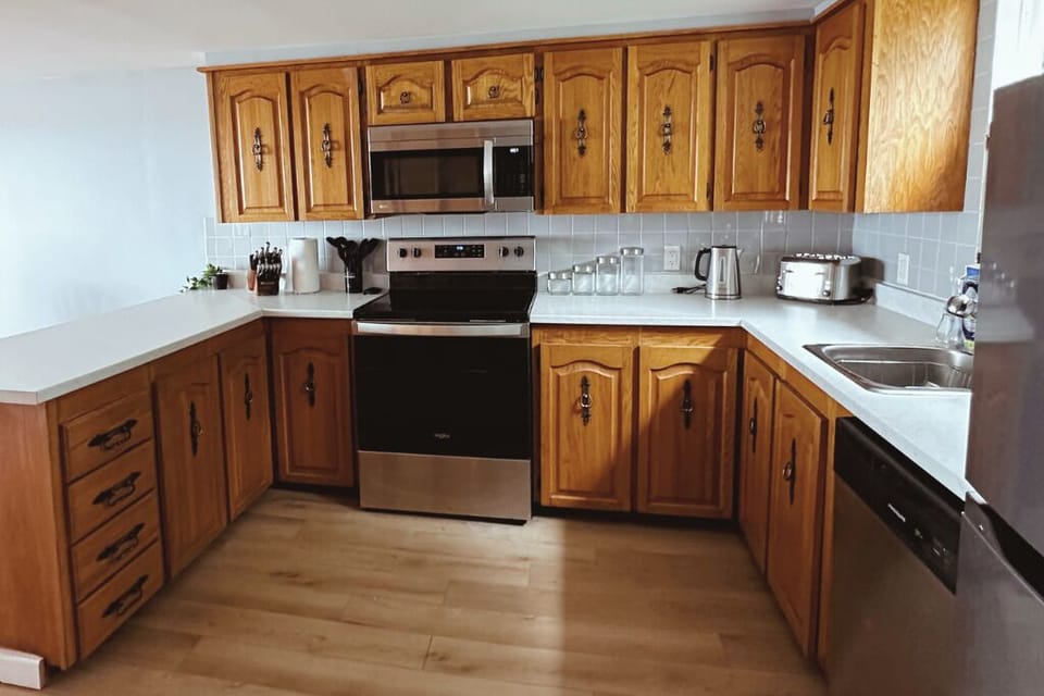 Eat in or enjoy takeout — our fully equipped kitchen has everything you need.