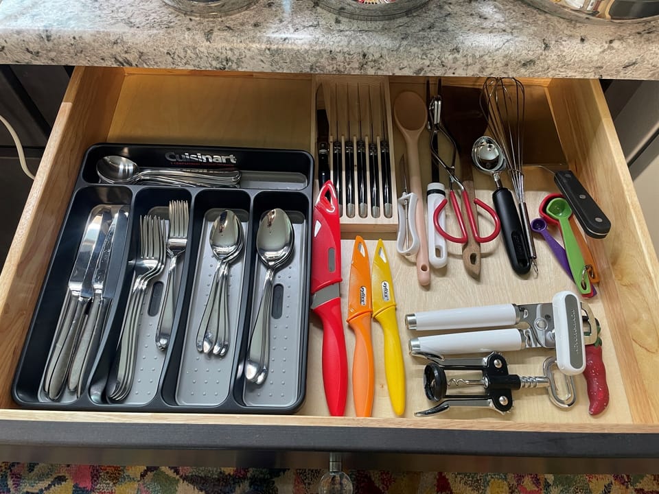 Flatware drawer