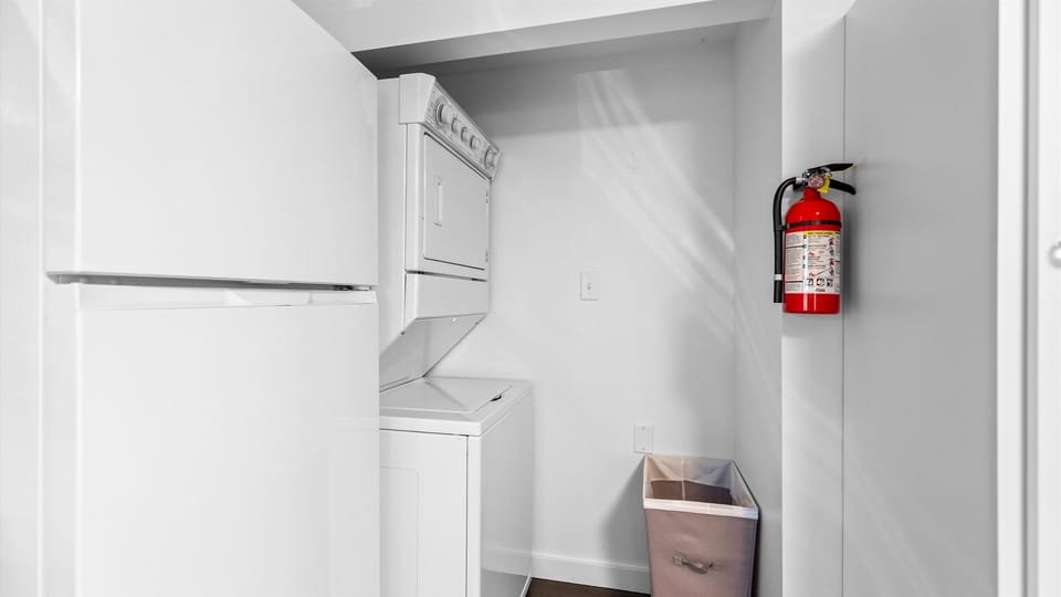 Washer/dryer in cottage