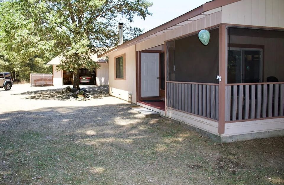 Entry to front door and screened porch
